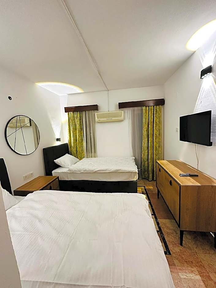 JEST OTEL