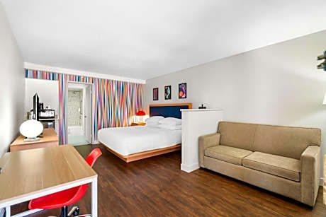 Junior King Suite - Non-Smoking
