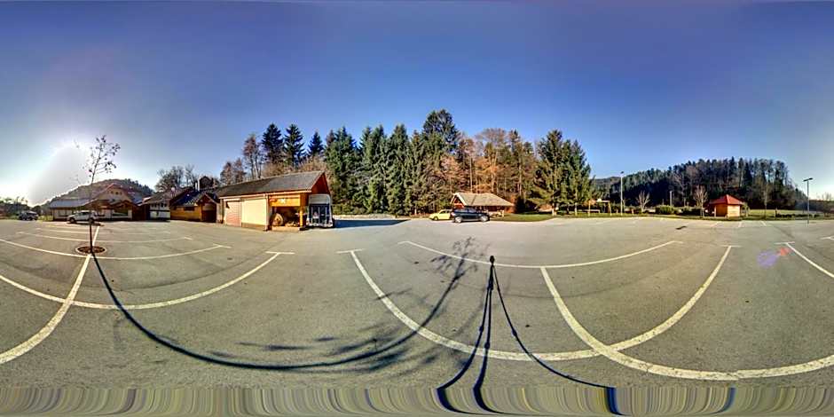 Domačija Vodnik & Apartments