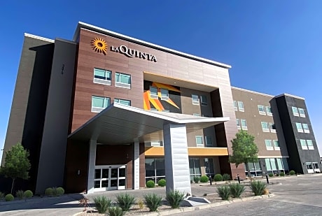 La Quinta Inn & Suites by Wyndham El Paso East Loop-375