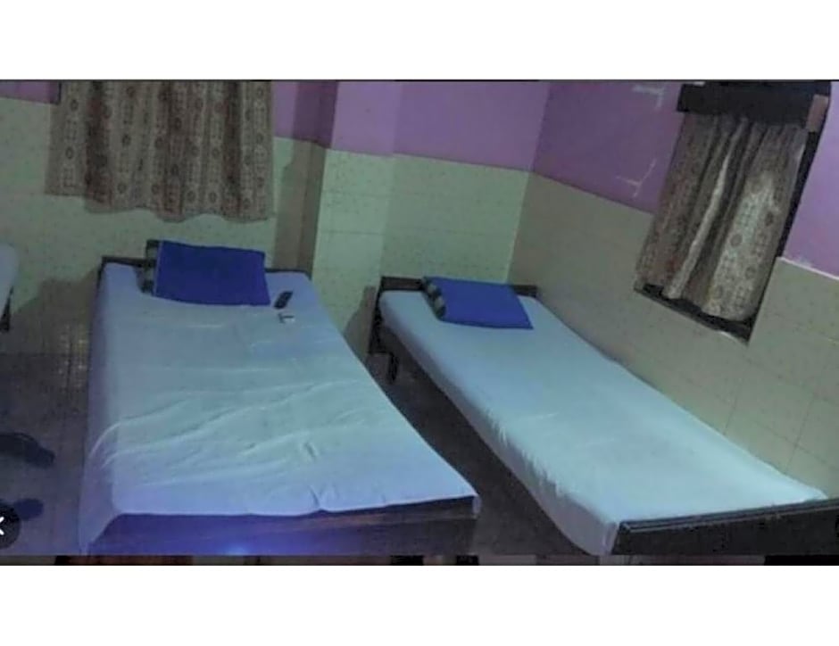 Goroomgo Central Guest House Agartala