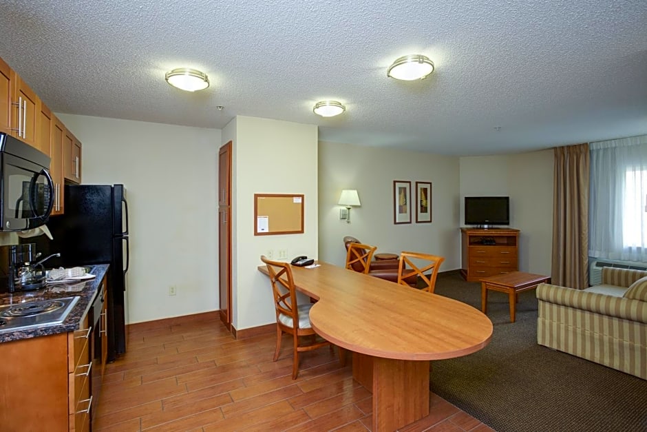 Candlewood Suites Richmond Airport Hotel By IHG