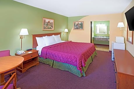 1 King Bed Pirate Themed Studio Suite Non-Smoking