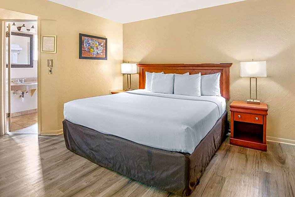 Econo Lodge Inn & Suites Durango