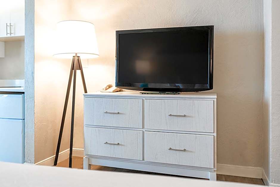 Photo 1 of 11 of Family Suite, Oceanfront View