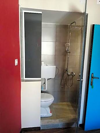 Old Town Moder Studio 6