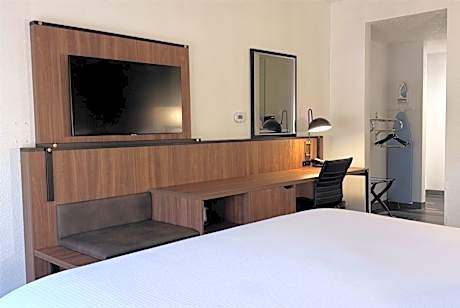 King Room - Disability Access/Non-Smoking