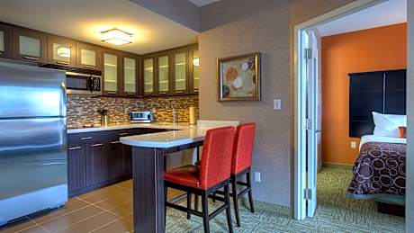 1 BEDROOM SUITE MOBILITY ACCESSIBLE ROLL IN SHOWER