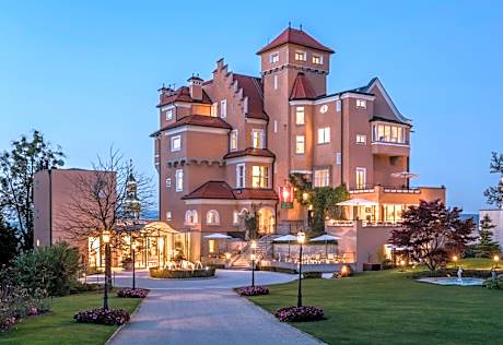 Hotel Schloss Mönchstein