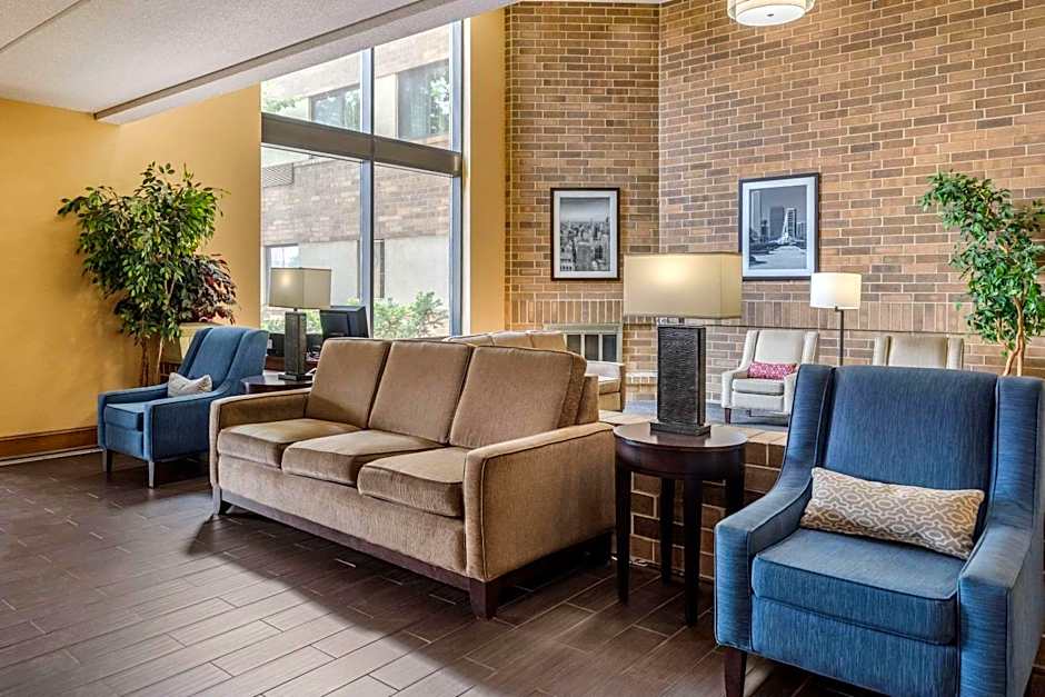 Suburban Studios Arlington Heights - Elk Grove