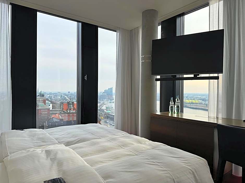 Empire Riverside Hotel