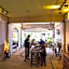 UdonBackpackers Beds and cafe