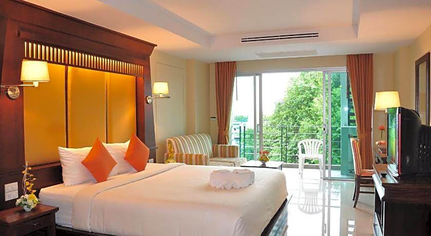 August Suites Pattaya