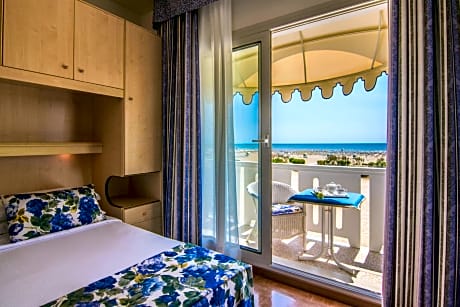 Double Room with Front Sea View