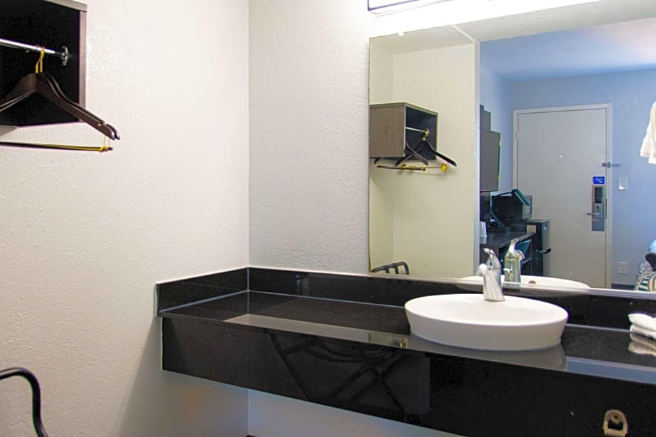 Motel 6-Lantana, FL