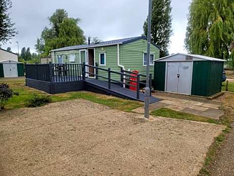 Static 6 Bed Caravan at Billing Aquadrome