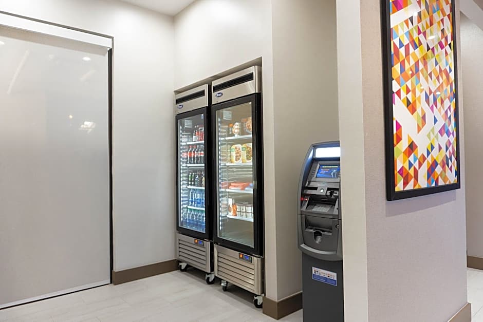 Holiday Inn Express & Suites Los Angeles Downtown West By IHG