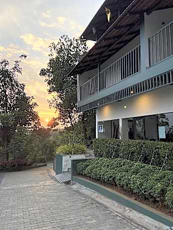 MAKARA AYURVEDA HILL RESORT