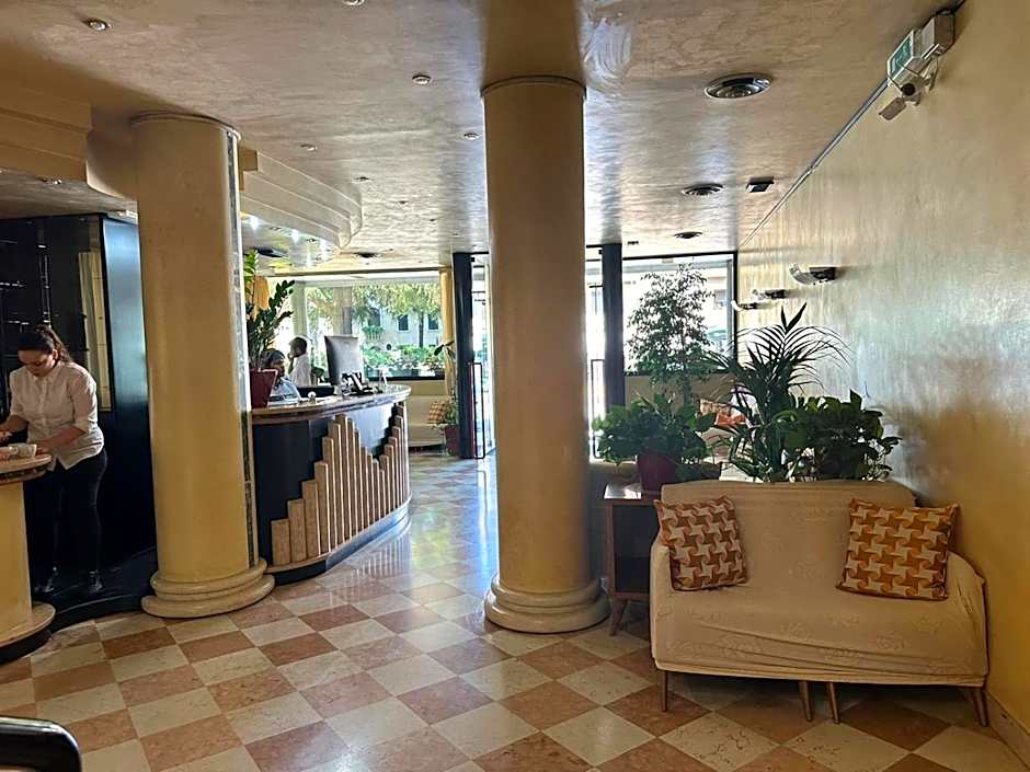 Hotel Raffaello Venice