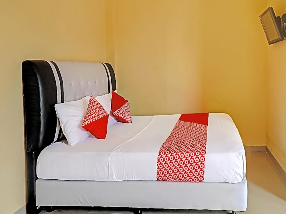 OYO 90945 Arizon Kost