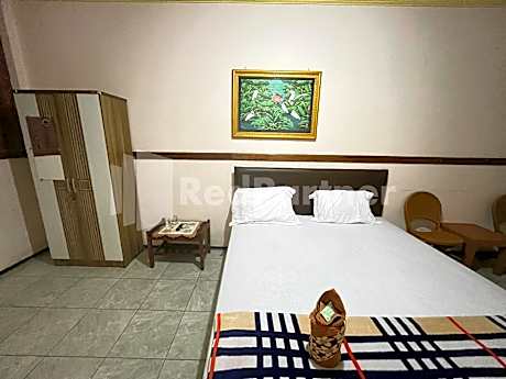 Hotel Dewi near GOR Merdeka Jombang Mitra RedDoorz