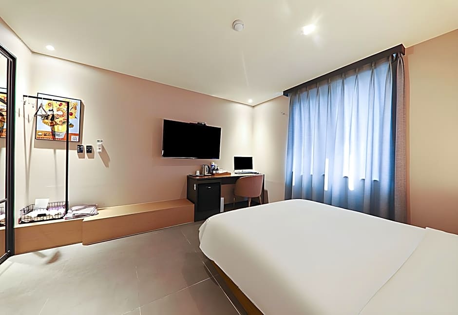 Changwon Brown dot Hotel Palyong