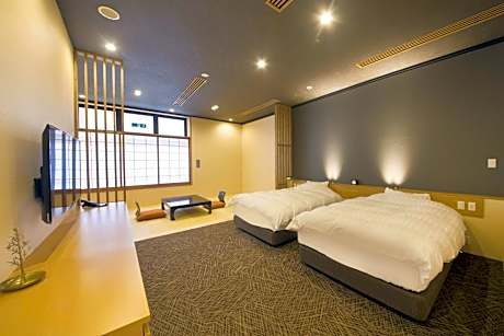 Family Room with Tatami Area