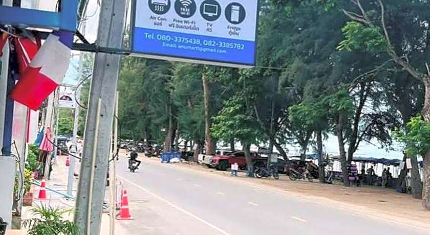 Beachfront Hotel Cha Am