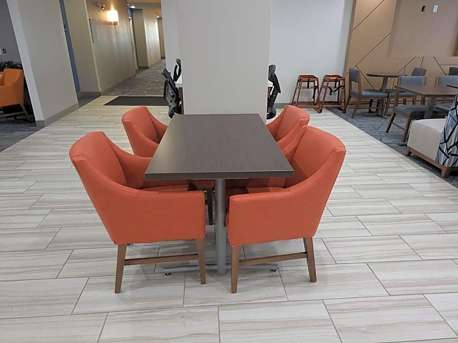 Holiday Inn Express Hotel & Suites Tipp City By IHG