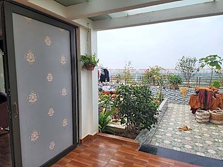 Nhà dân làng tam kỳ. Xã nghĩa trụ.vin ocean park 3