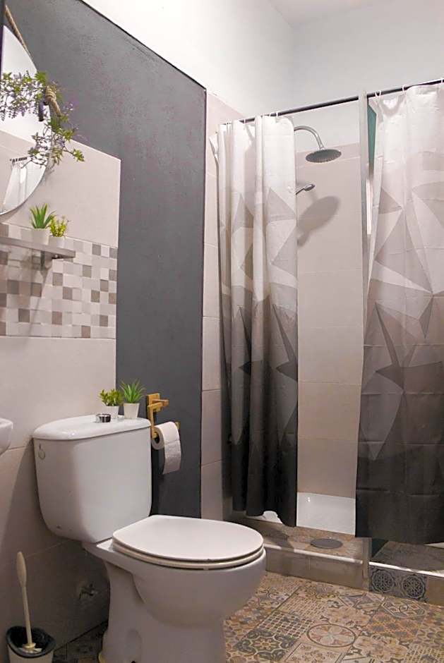 Single Fin Surf Hostel