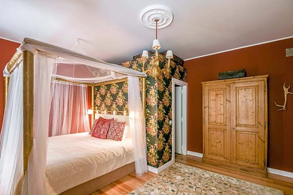 LUXa Charm House by LovelyStay