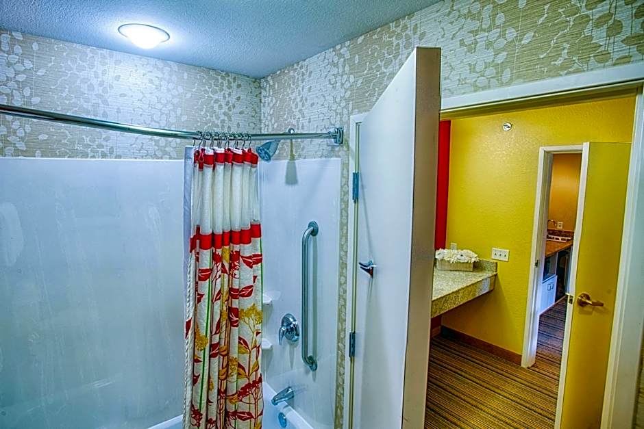 Courtyard by Marriott Fargo Moorhead, MN