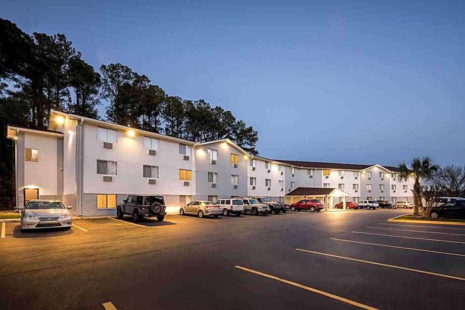 Super 8 by Wyndham Homewood Birmingham Area