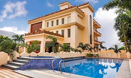 Treebo Premium Royal Amar With Mountain View And Swimming Pool