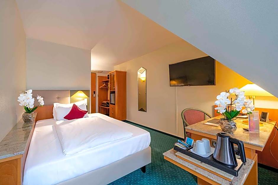 PLAZA Hotel Blankenburg Ditzingen, Sure Hotel Collection