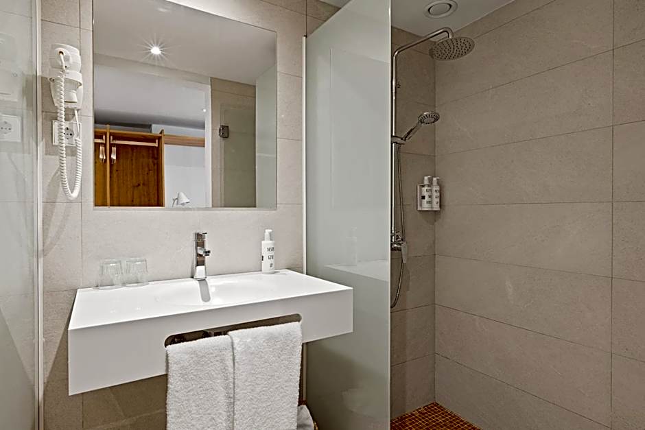 Palmanova Beach Apartments by TRH