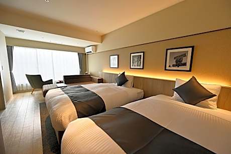 Standard Twin Room - Shared Bathroom - Non-Smoking