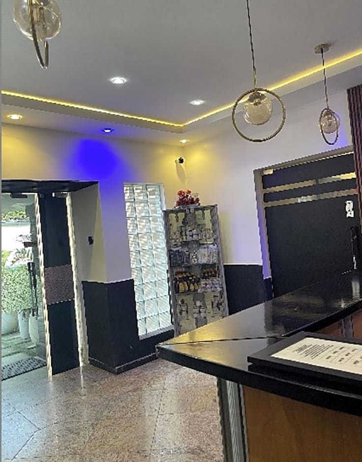 Charlies Place and Suites