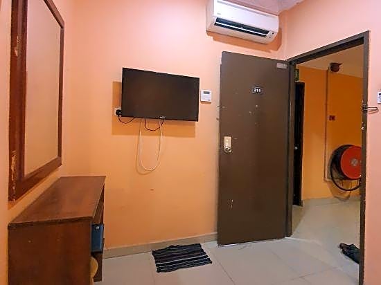 Highway Budget Hotel