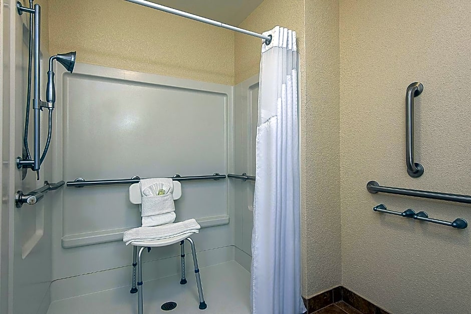 Holiday Inn Express and Suites Lafayette East By IHG