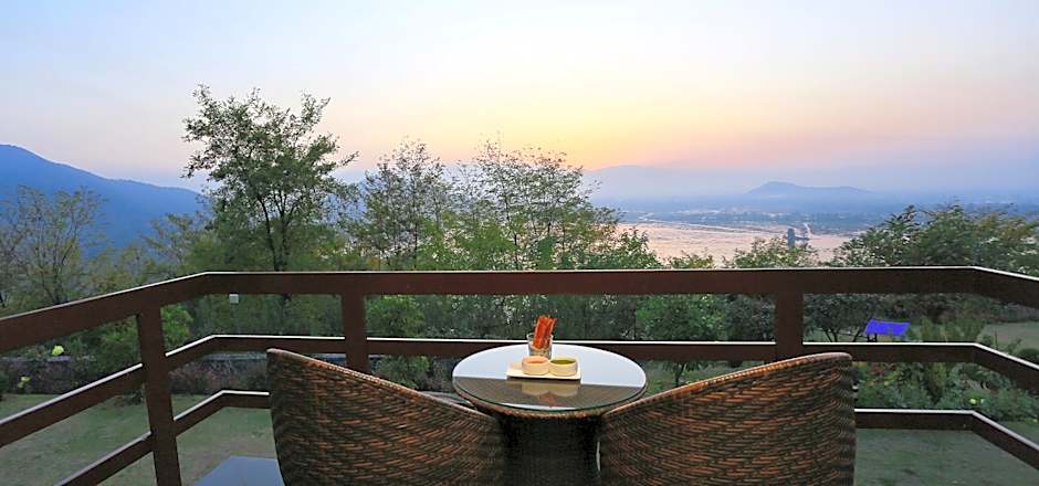Taj Dal View, Srinagar