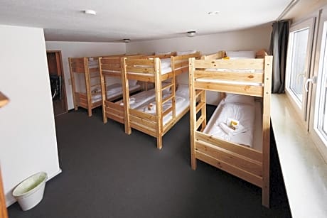 8-Bed Mixed Dormitory Room