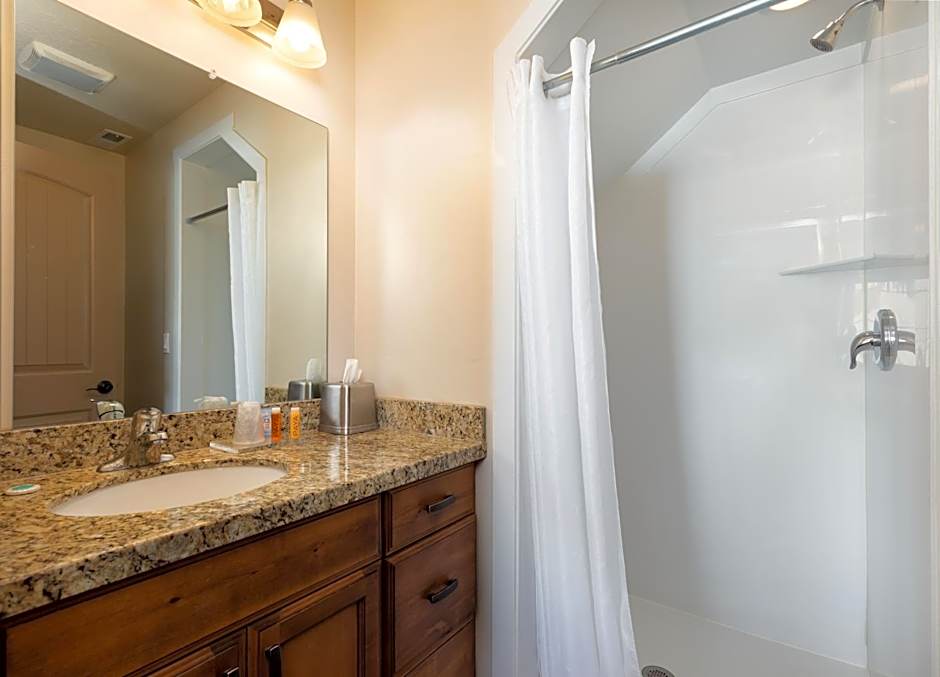 Duchesne Suites