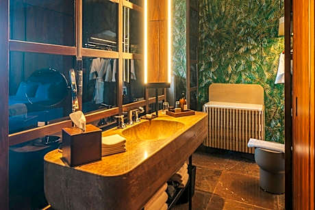 Tower Pool View Queen, Club Lounge Access, Guest Room, 2 Queen, Pool View, Balcony