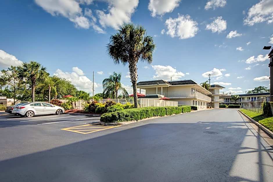 Motel 6-Lakeland, FL