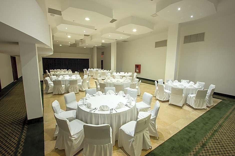 Holiday Inn Express Nuevo Laredo By IHG