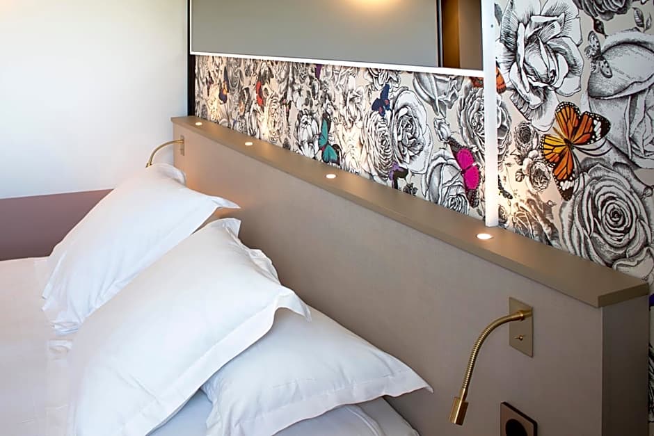 Brit Hotel Nantes La Beaujoire - L'Amandine