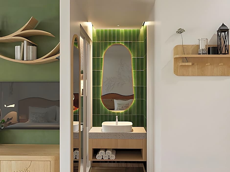 Me Saigon Boutique Hotel