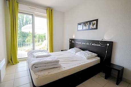 Two-Bedroom Apartment (5 Adults)